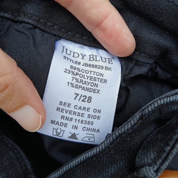 Judy Blue Wide Leg Crop Jeans Button Fly - Picture 8 of 10